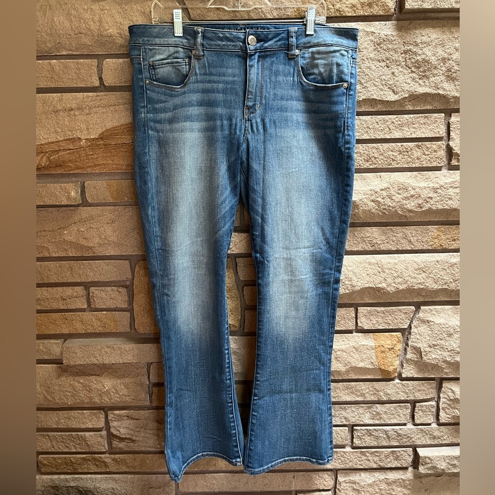 American Eagle Outfitters Women's Medium Blue Flared Jeans